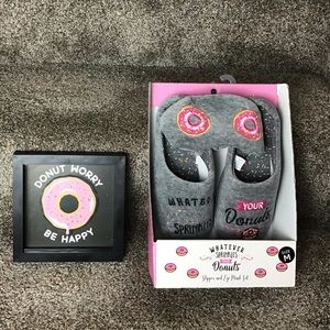 Womens slippers & sleep eye mask, wall quote